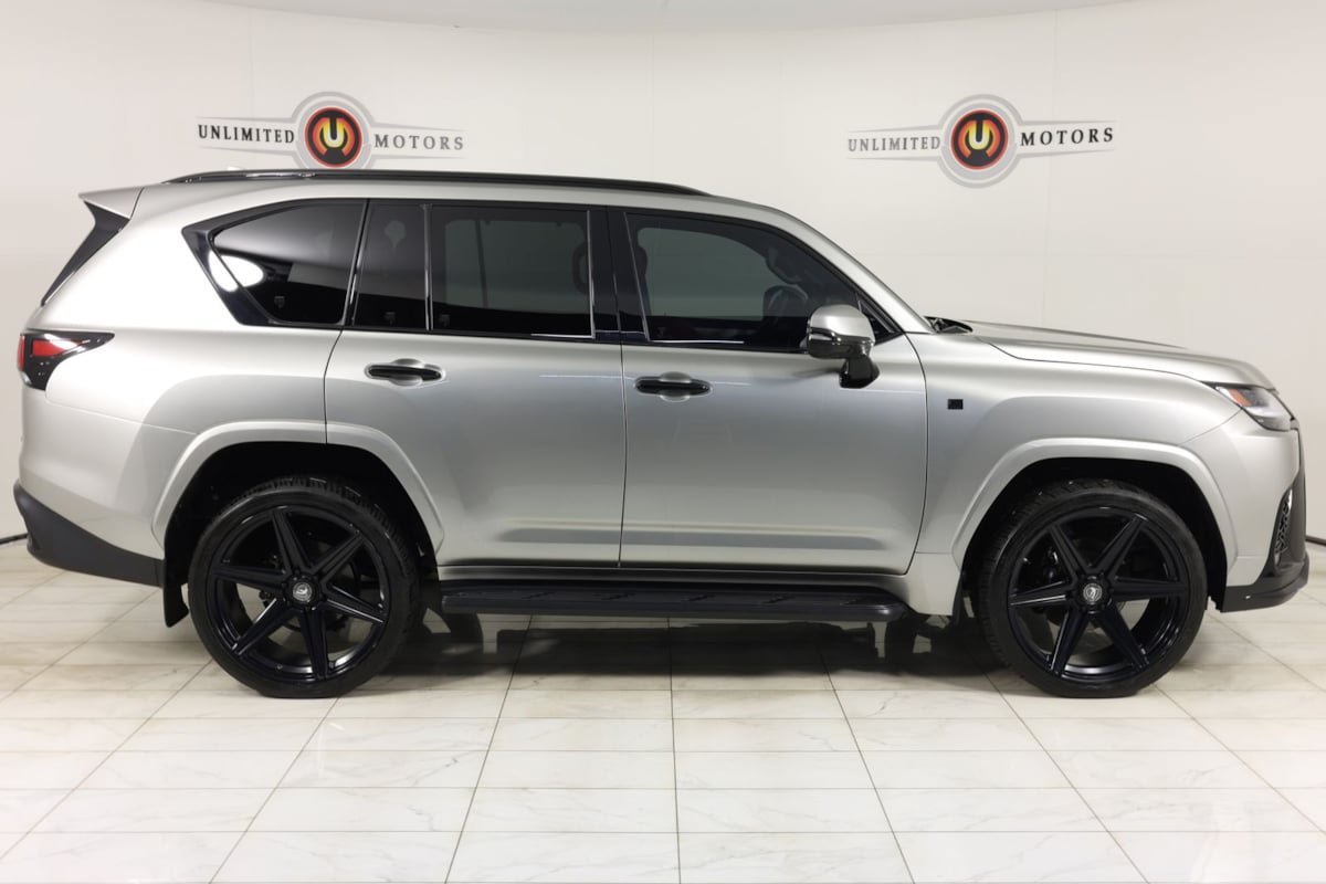 Used 2023 Lexus LX 600 F Sport w/ Accessory Package (Z1) AWD/4WD image 3