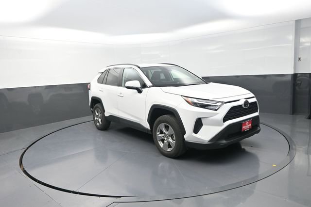 Used 2025 Toyota RAV4 XLE AWD/4WD image 22