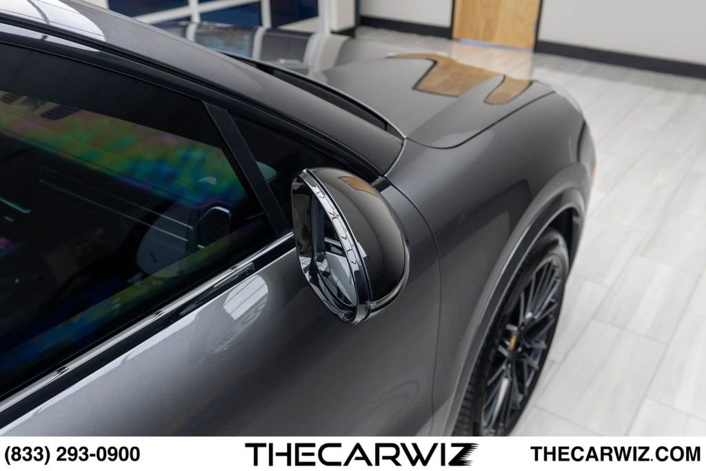 Used 2023 Porsche Cayenne Turbo AWD/4WD image 25