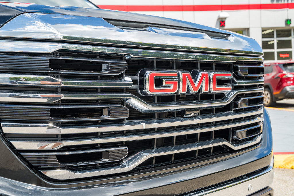 Used 2023 GMC Sierra 1500 SLT w/ SLT Premium Plus Package AWD/4WD image 12