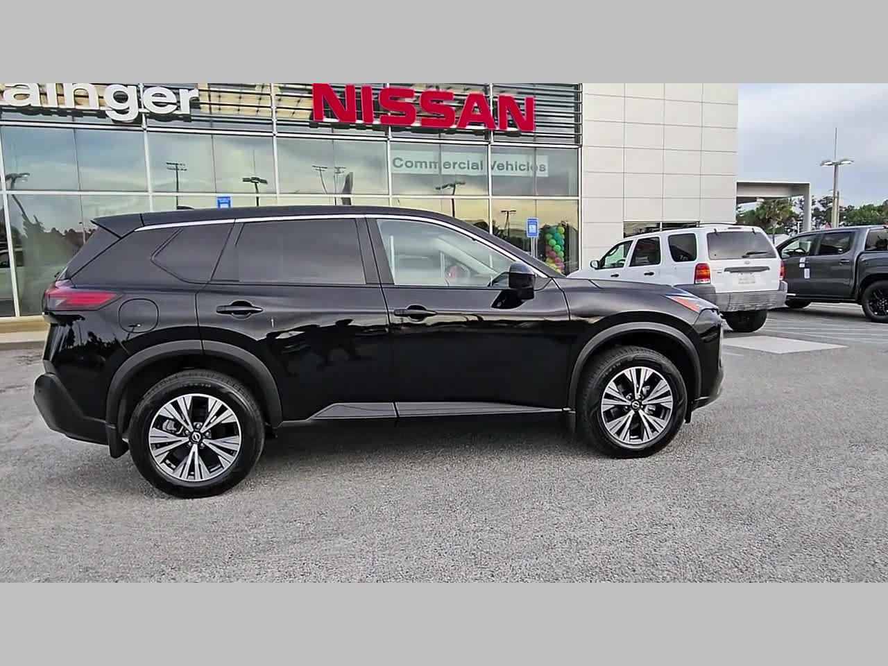 Used 2023 Nissan Rogue SV AWD/4WD image 35