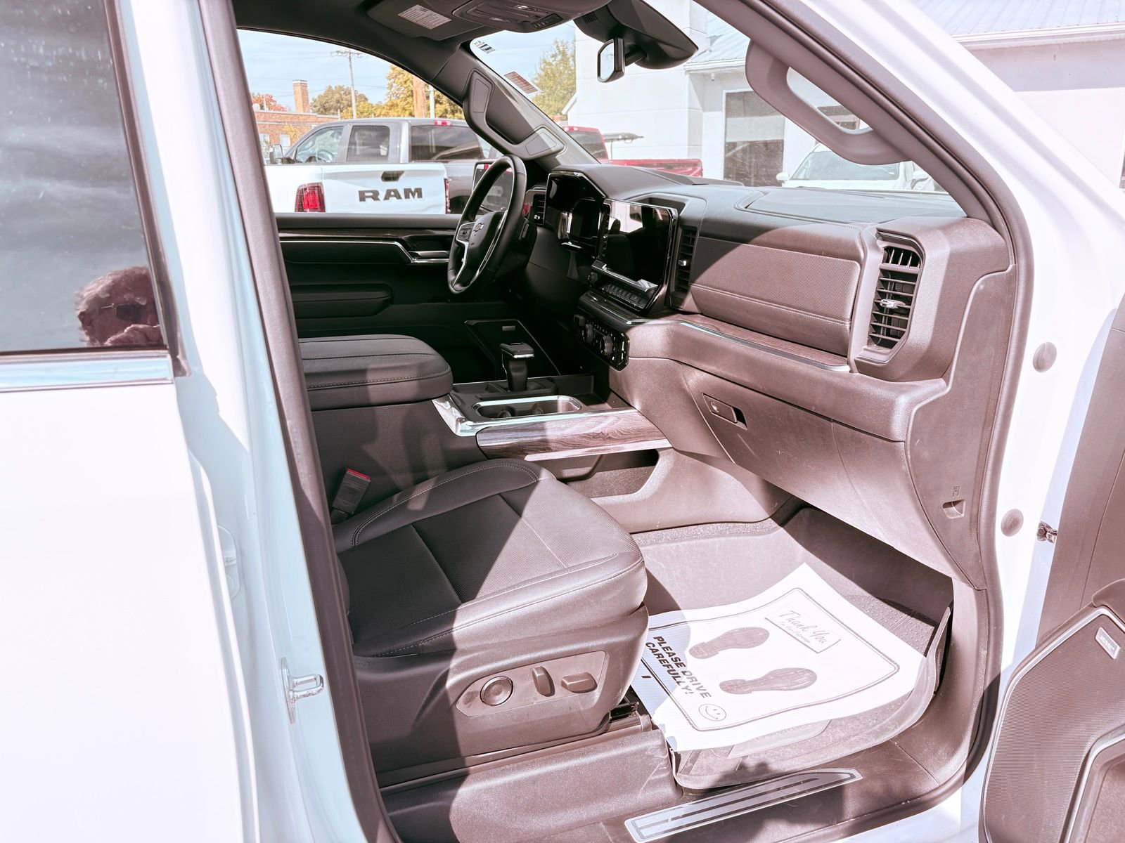 Used 2023 Chevrolet Silverado 1500 LTZ image 8