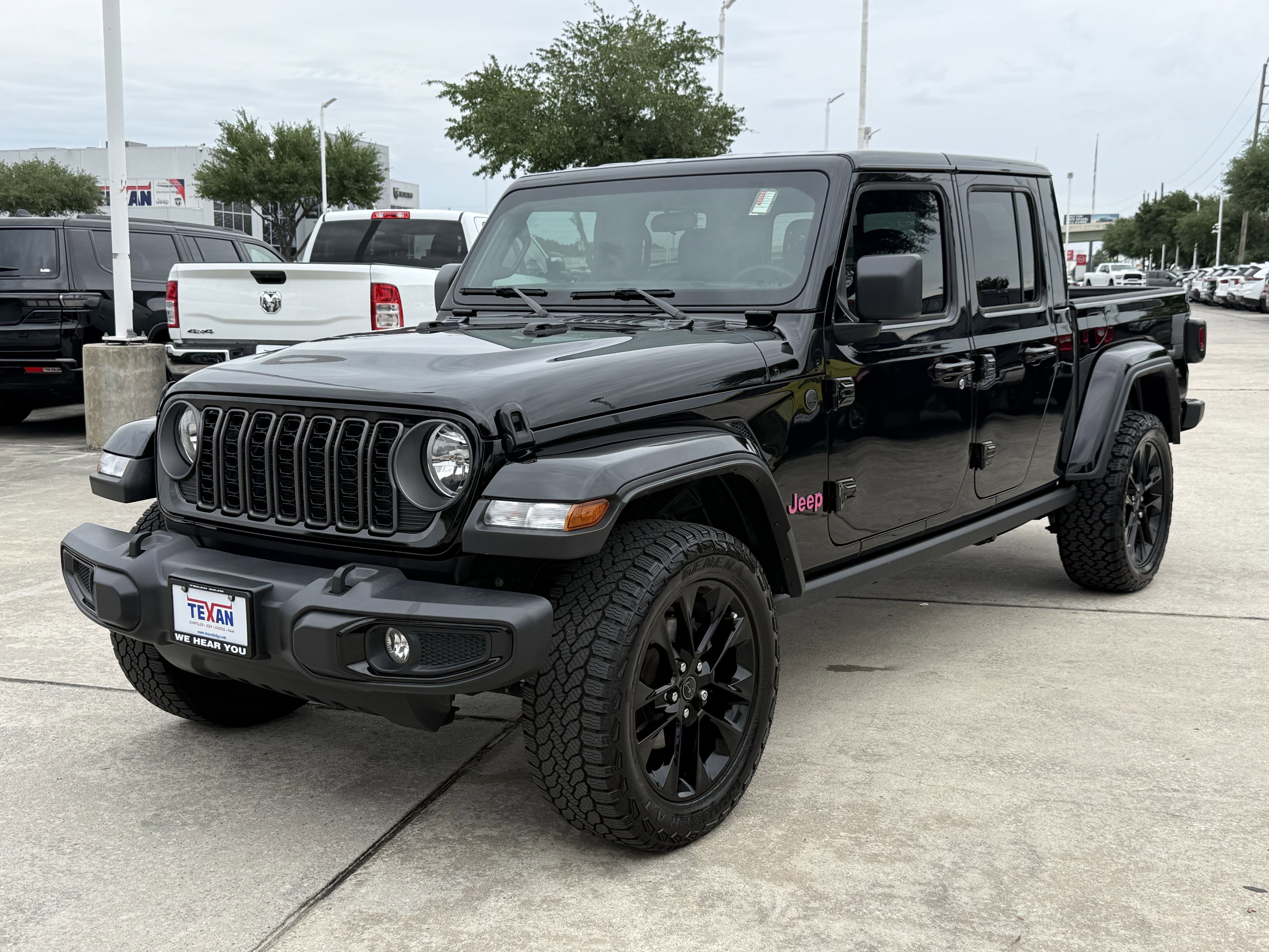 Used 2025 Jeep Gladiator Sport AWD/4WD image 10