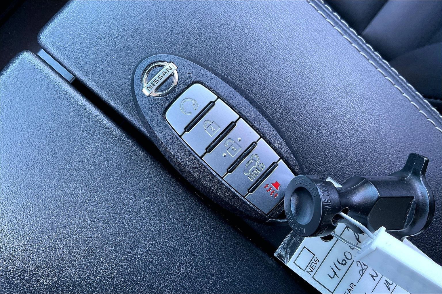 Used 2021 Nissan Rogue SV image 9