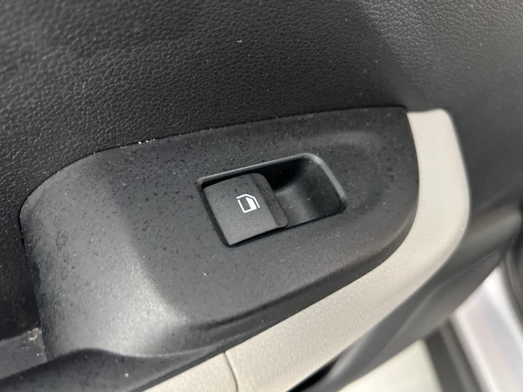 Used 2025 Hyundai Venue SEL FWD image 20