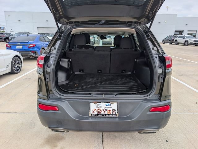 Used 2016 Jeep Cherokee 75th Anniversary FWD image 28