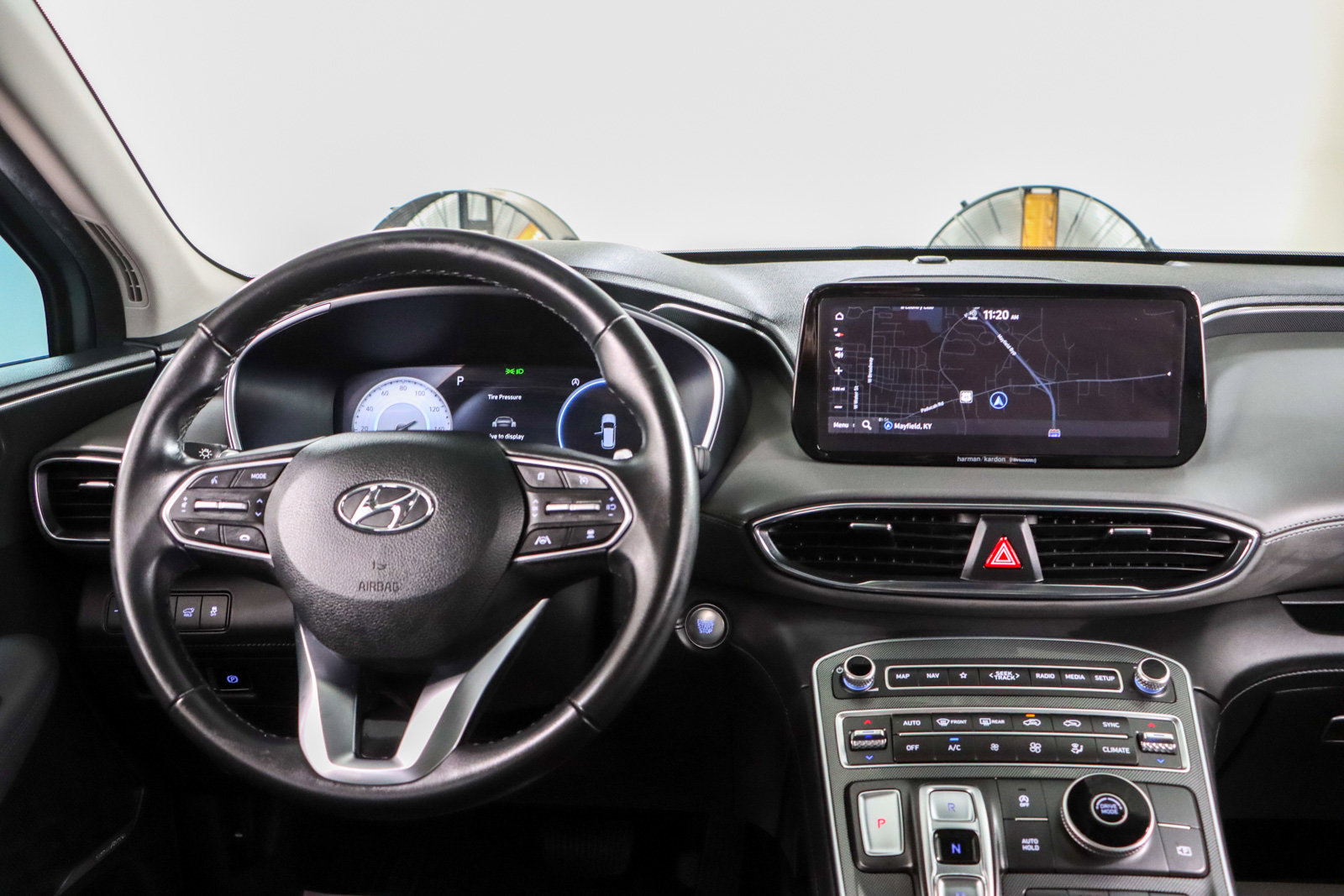 Used 2022 Hyundai Santa Fe SEL w/ Convenience + Premium Package FWD image 17