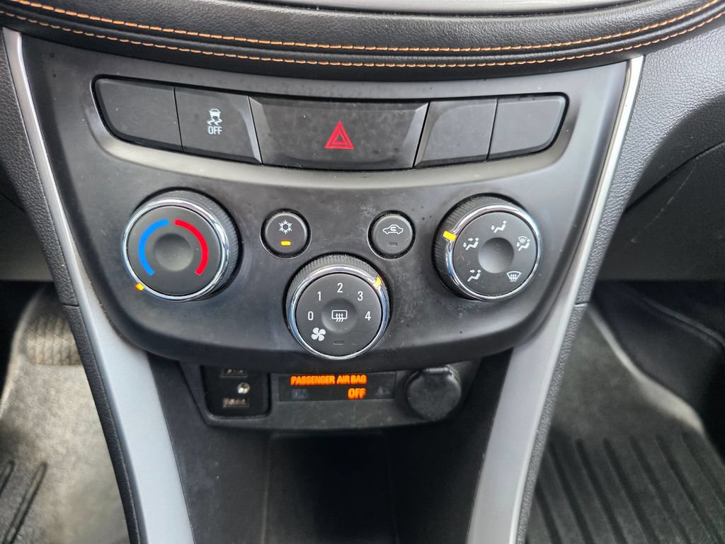 Certified 2018 Chevrolet Trax LT w/ LT Convenience Package AWD/4WD image 18