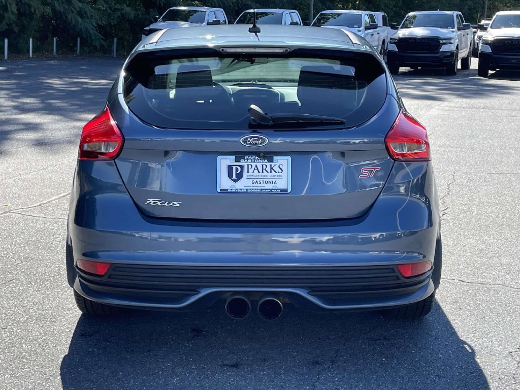 Used 2018 Ford Focus ST w/ Equipment Group 402A FWD image 7