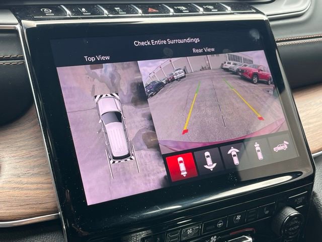 Used 2022 Jeep Grand Cherokee Summit AWD/4WD image 25