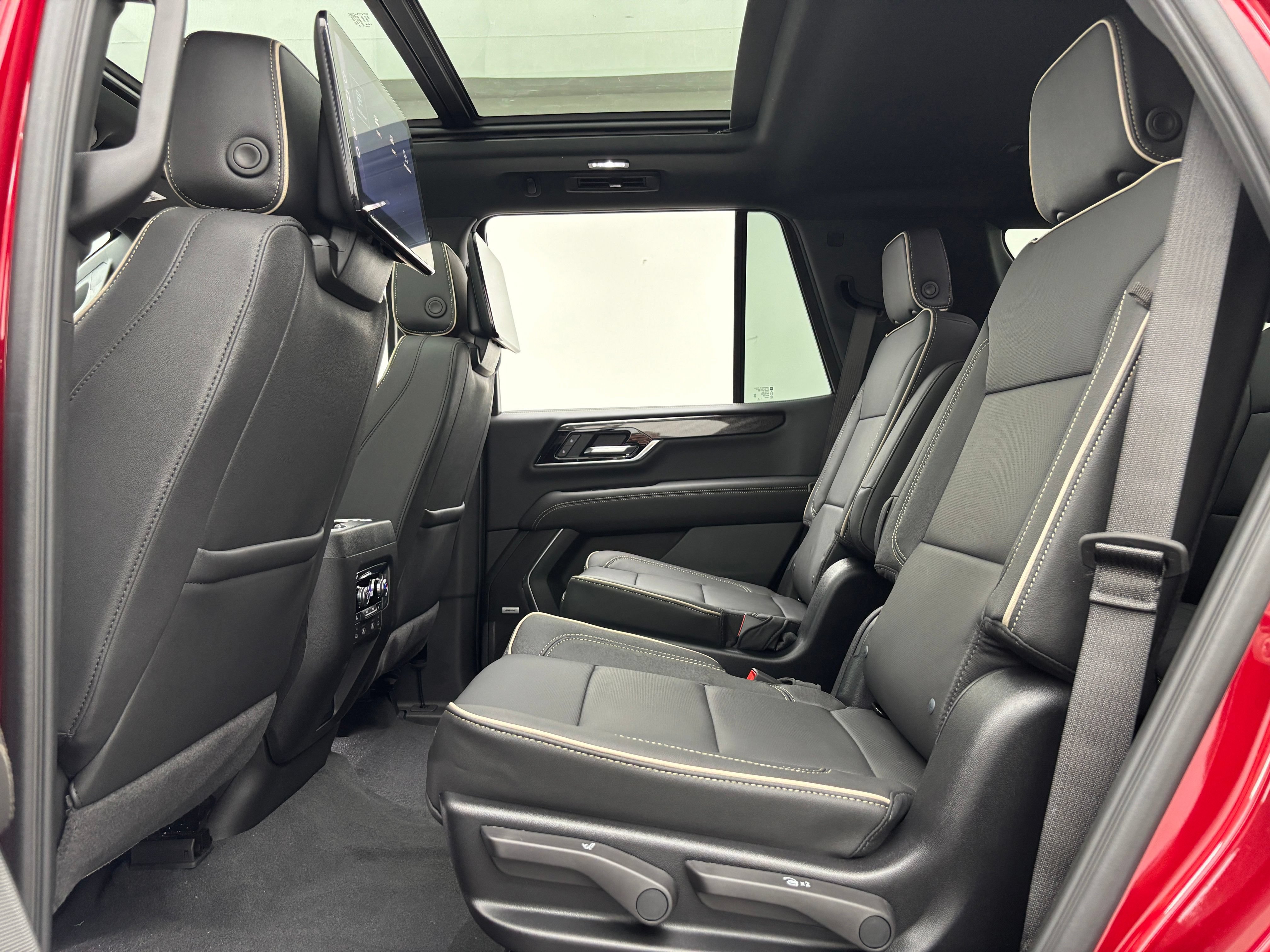 New 2026 GMC Yukon Elevation w/ Elevation Premium Package AWD/4WD image 49