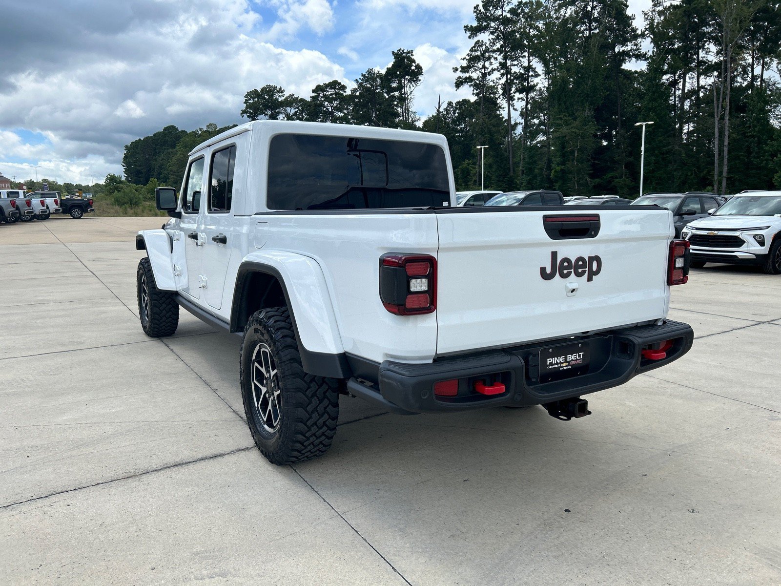 Used 2025 Jeep Gladiator Rubicon AWD/4WD image 4