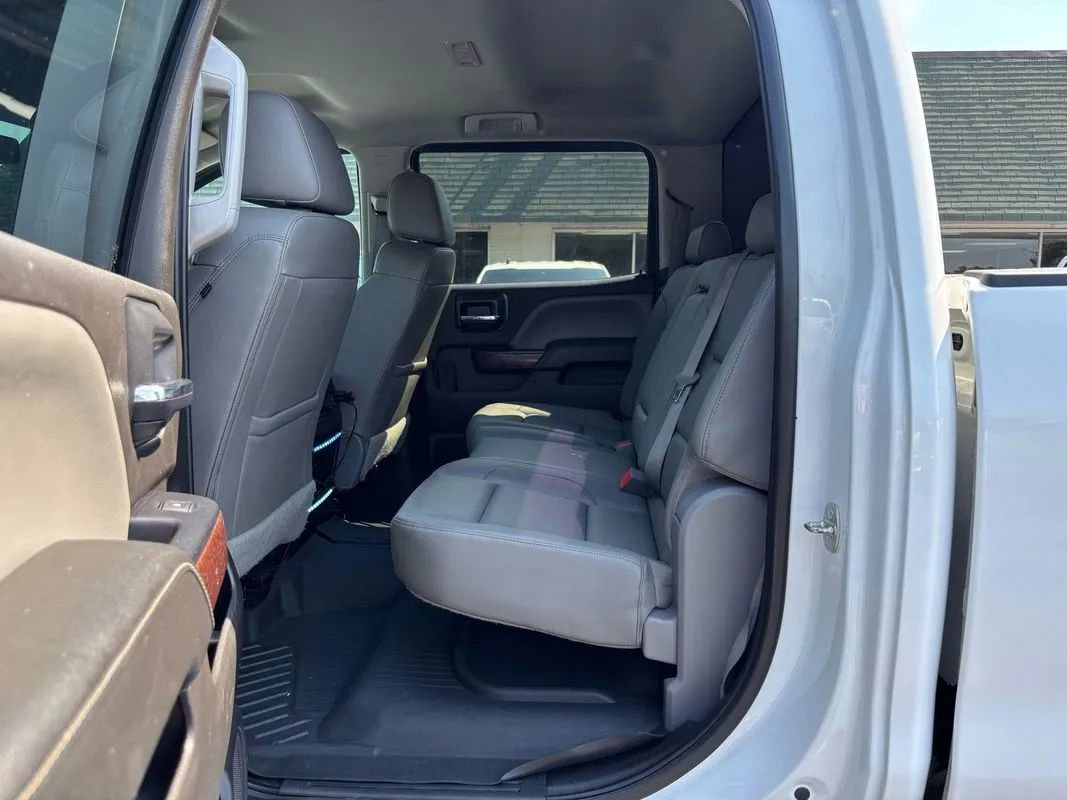 Used 2016 GMC Sierra 2500 SLT w/ Duramax Plus Package AWD/4WD image 23