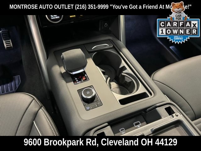 Used 2024 Land Rover Discovery Dynamic SE AWD/4WD image 20