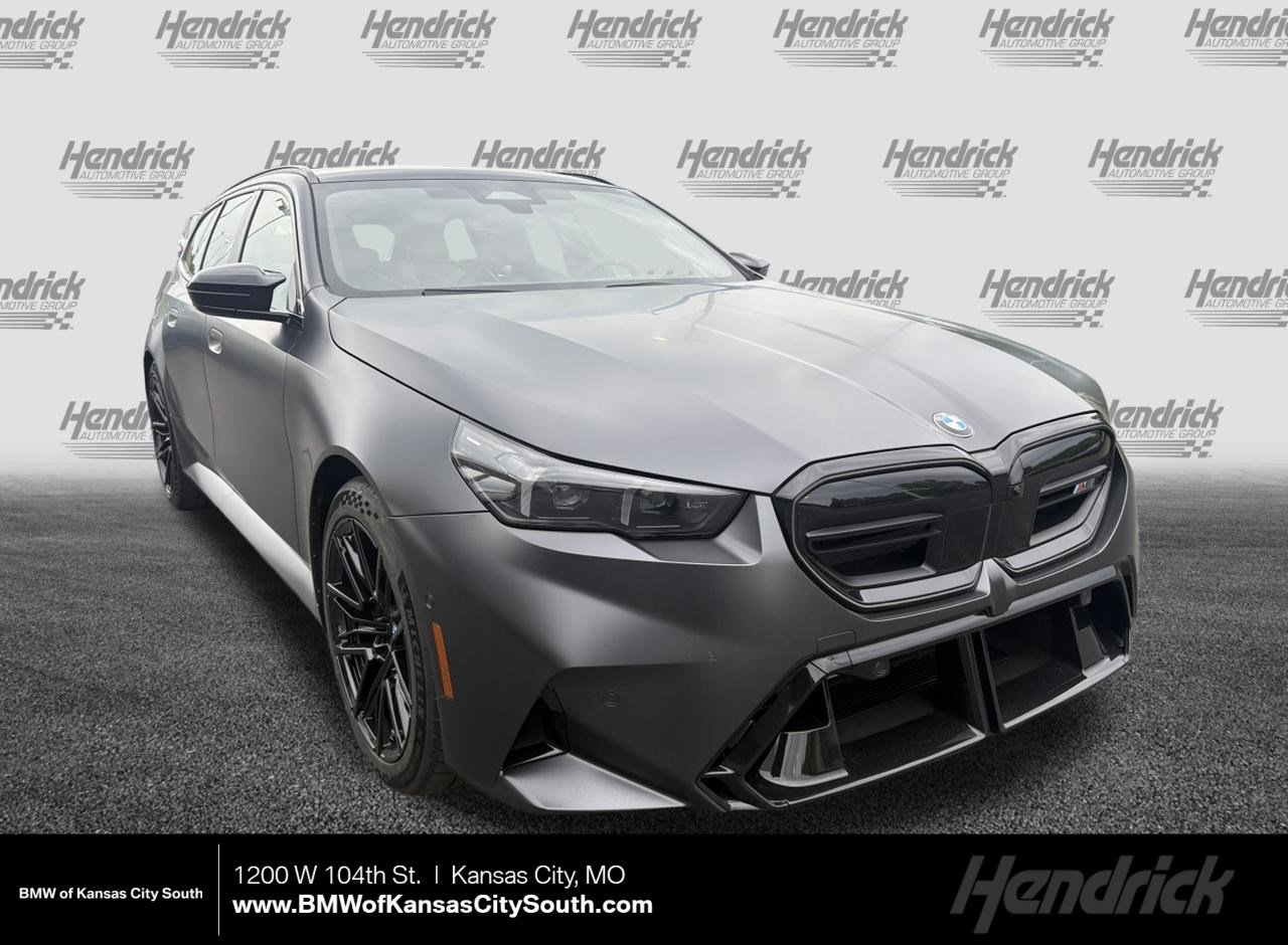 New 2027 BMW M5 Touring AWD/4WD image 1