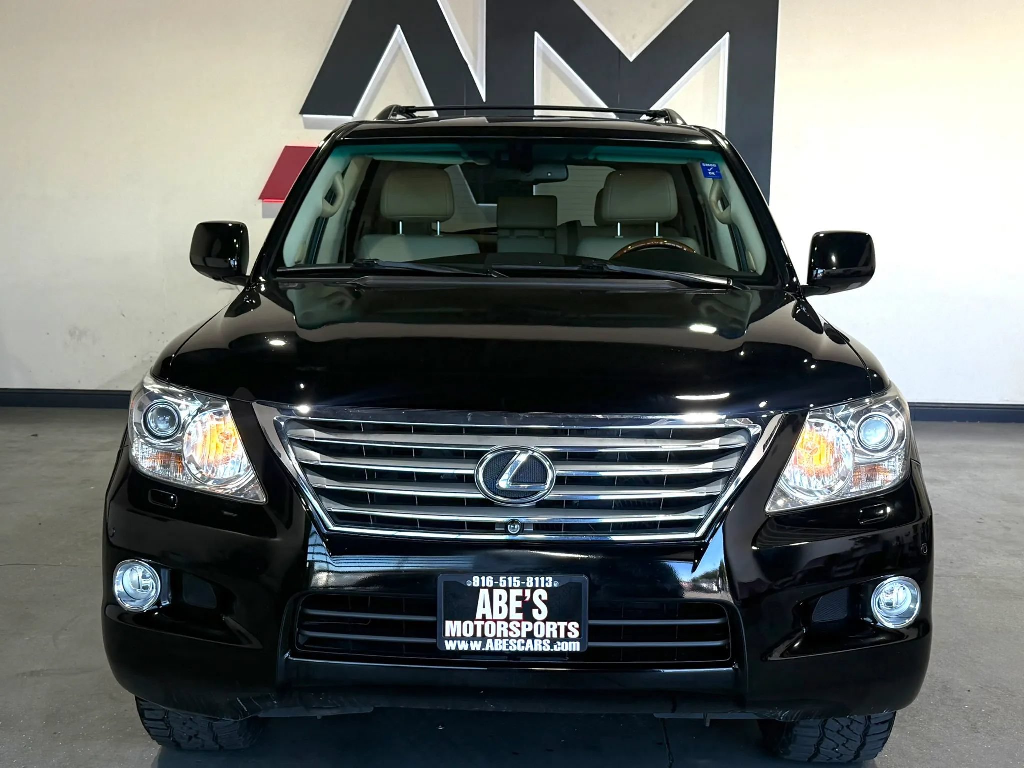 Used 2011 Lexus LX 570 4WD w/ Luxury Pkg image 3