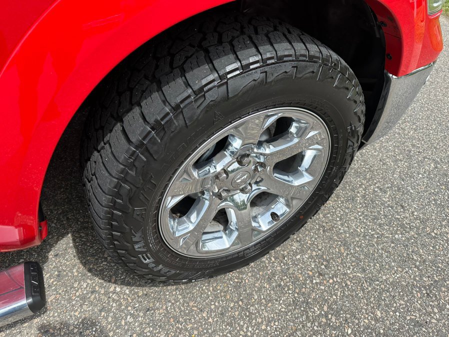 Used 2018 RAM 1500 Laramie w/ Convenience Group AWD/4WD image 36
