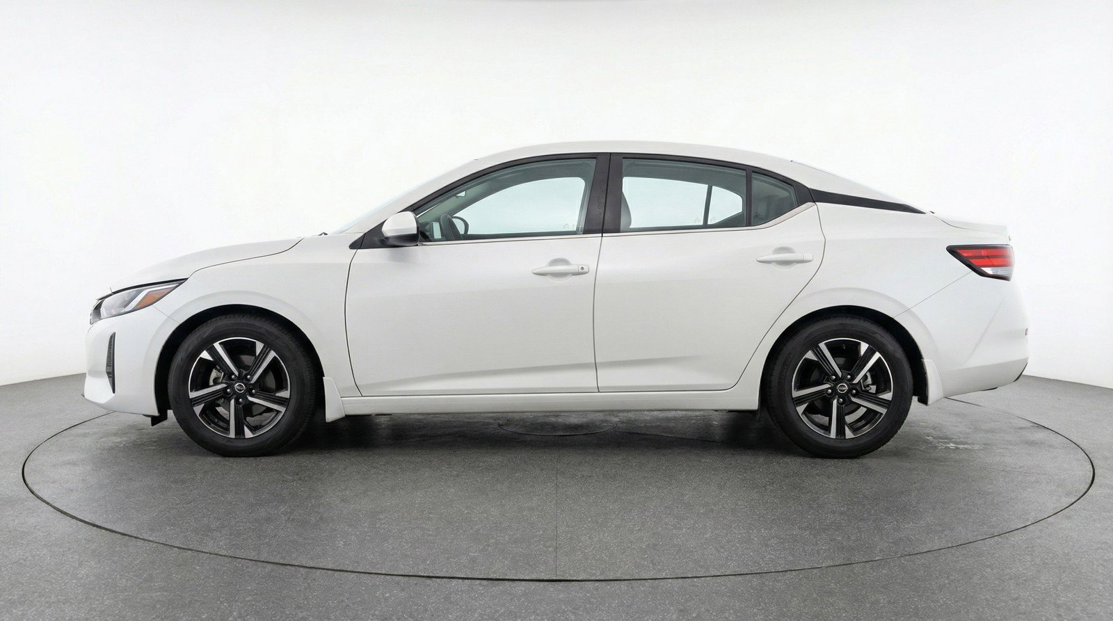 Used 2025 Nissan Sentra SV image 5