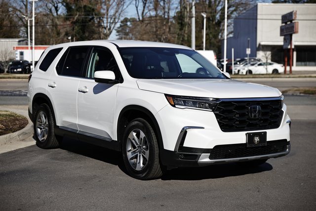 Used 2025 Honda Pilot EX-L image 13