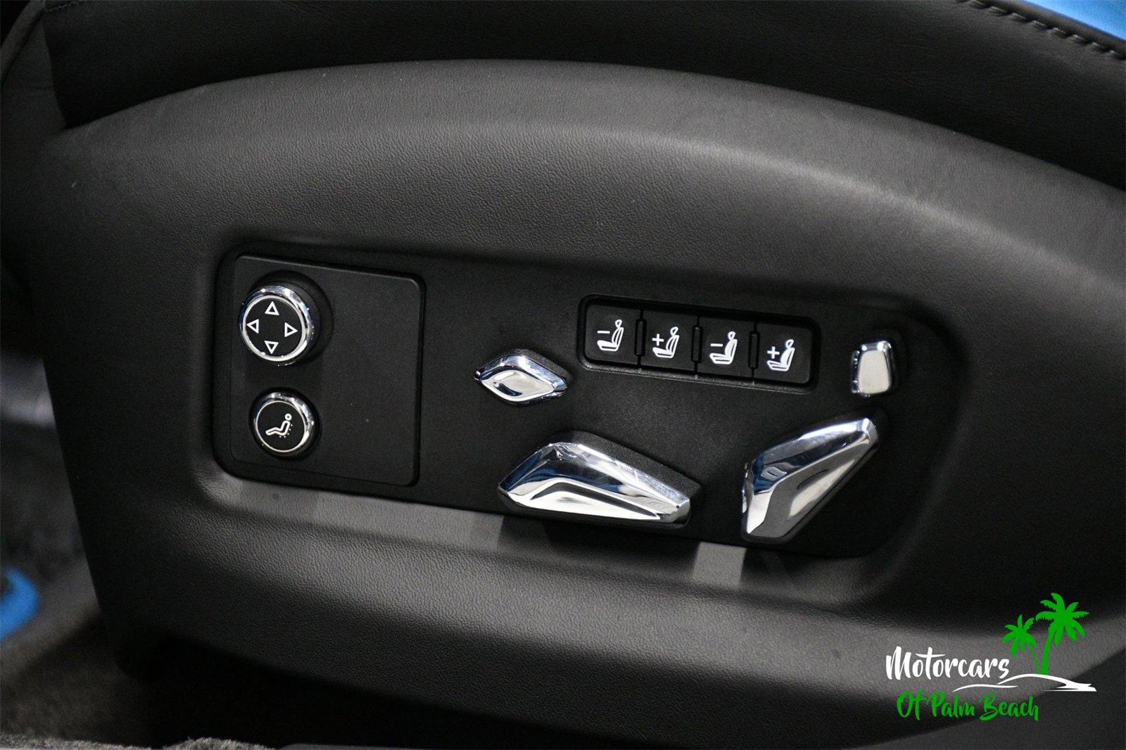 Used 2025 Bentley Flying Spur Plug-In Hybrid image 24