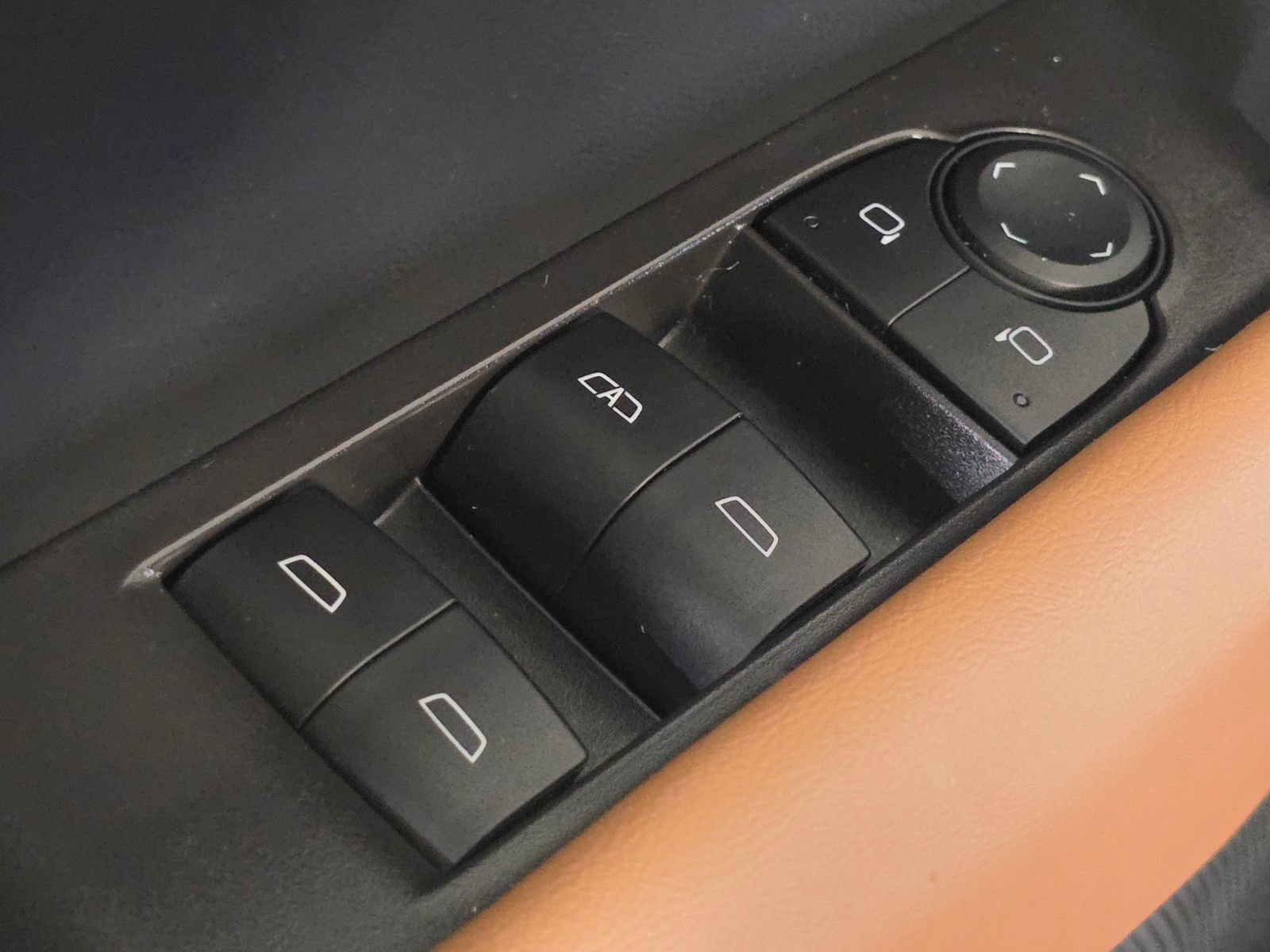 Used 2025 GMC Canyon AT4 AWD/4WD image 24