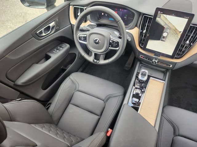 New 2026 Volvo XC60 T8 Plus w/ Climate Package PRO AWD/4WD image 10