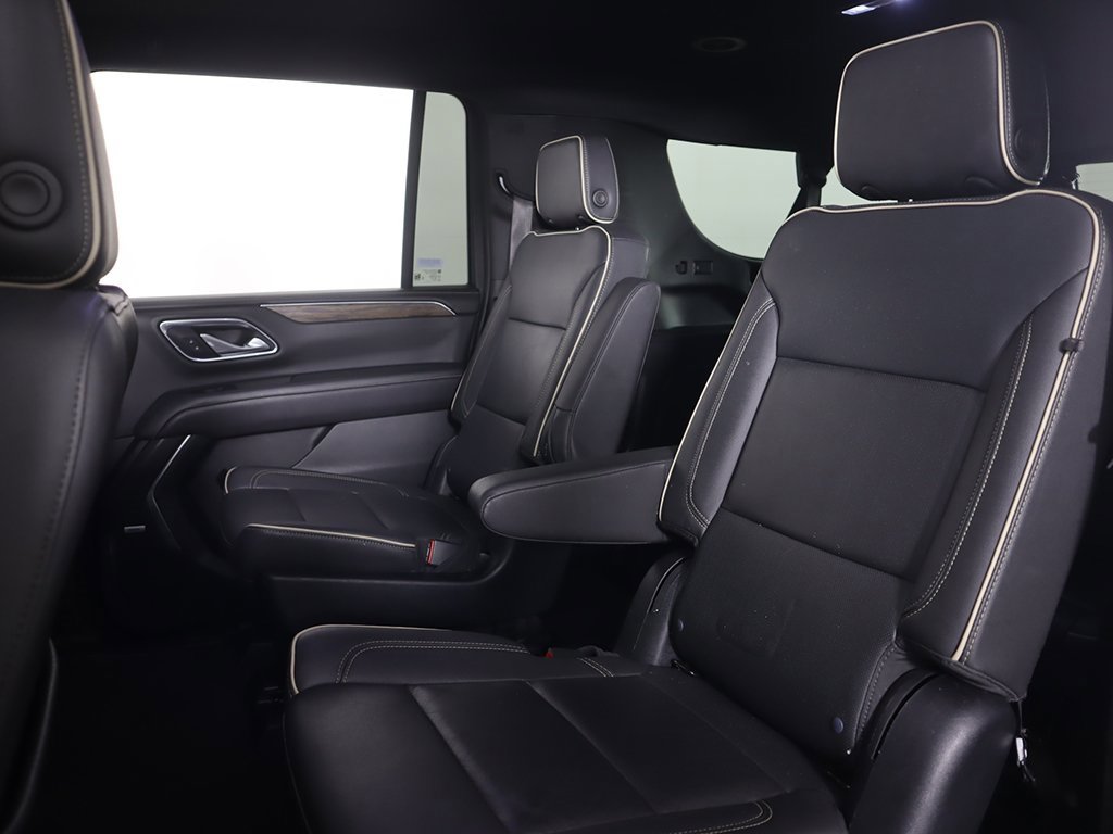 Used 2023 Chevrolet Suburban Premier image 34
