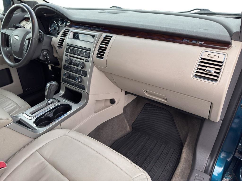 Used 2011 Ford Flex SEL w/ Rapid Spec Order Code image 11