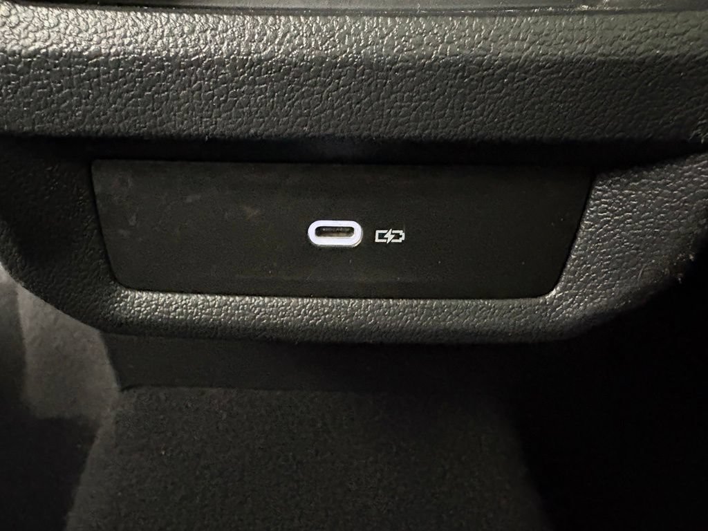 Used 2024 Volkswagen Taos SE FWD image 39