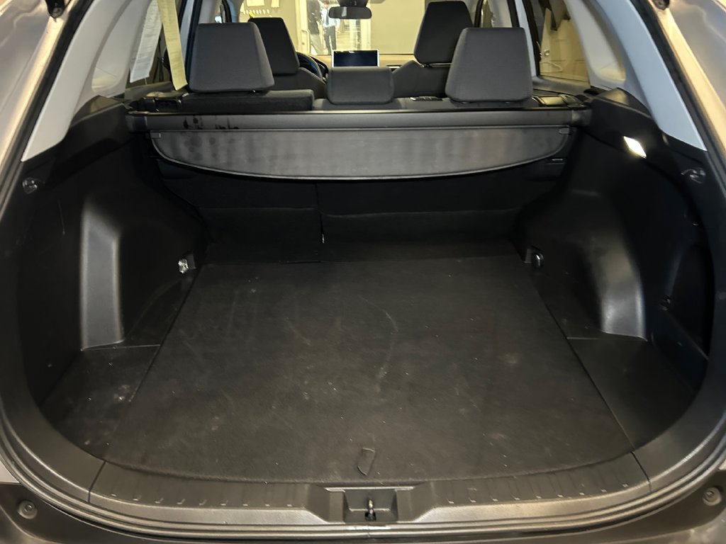 Used 2025 Toyota RAV4 XLE AWD/4WD image 20