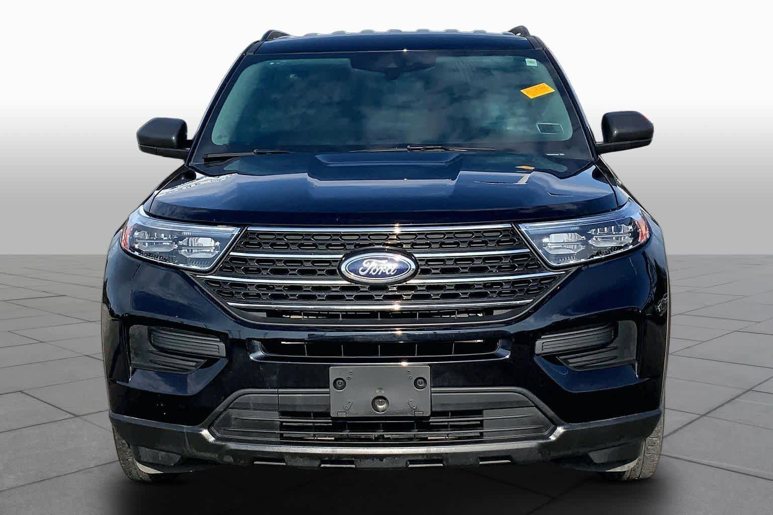 Used 2023 Ford Explorer XLT RWD image 4