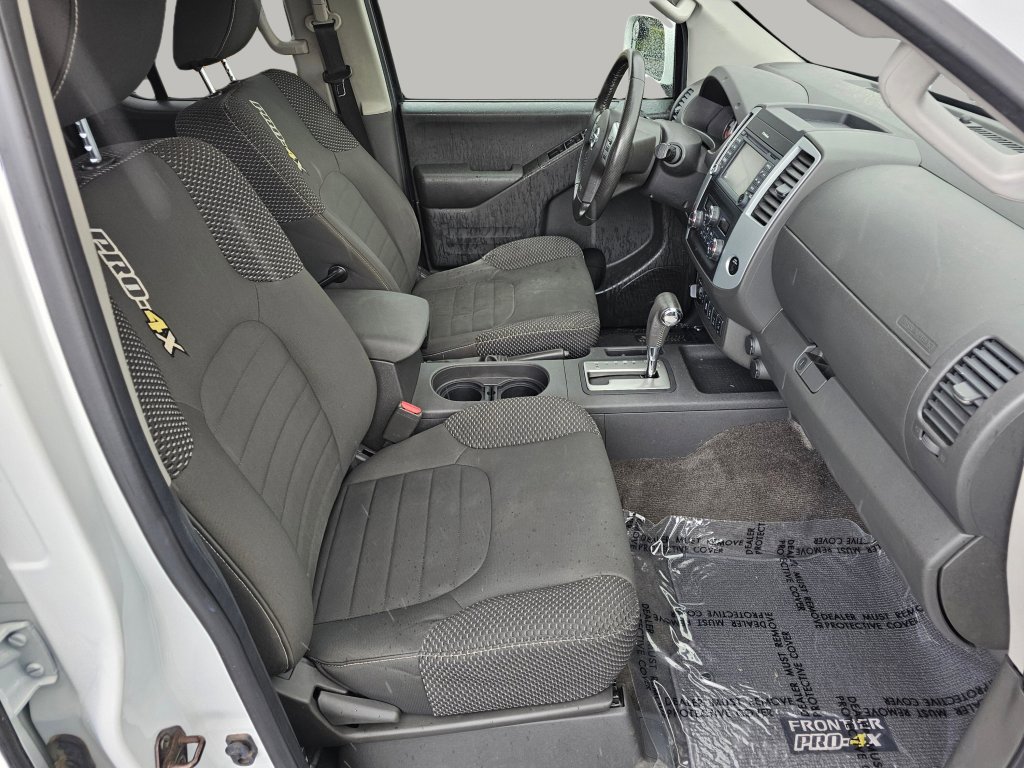 Used 2015 Nissan Frontier PRO-4X image 25