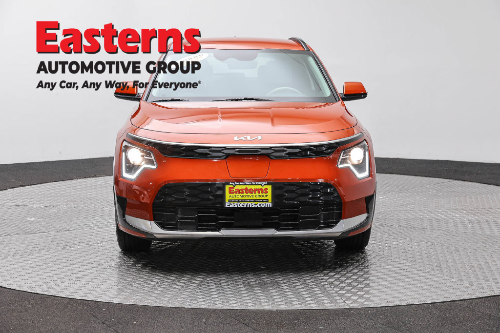 Used 2023 Kia Niro Wind w/ Wind Preserve Package FWD image 3