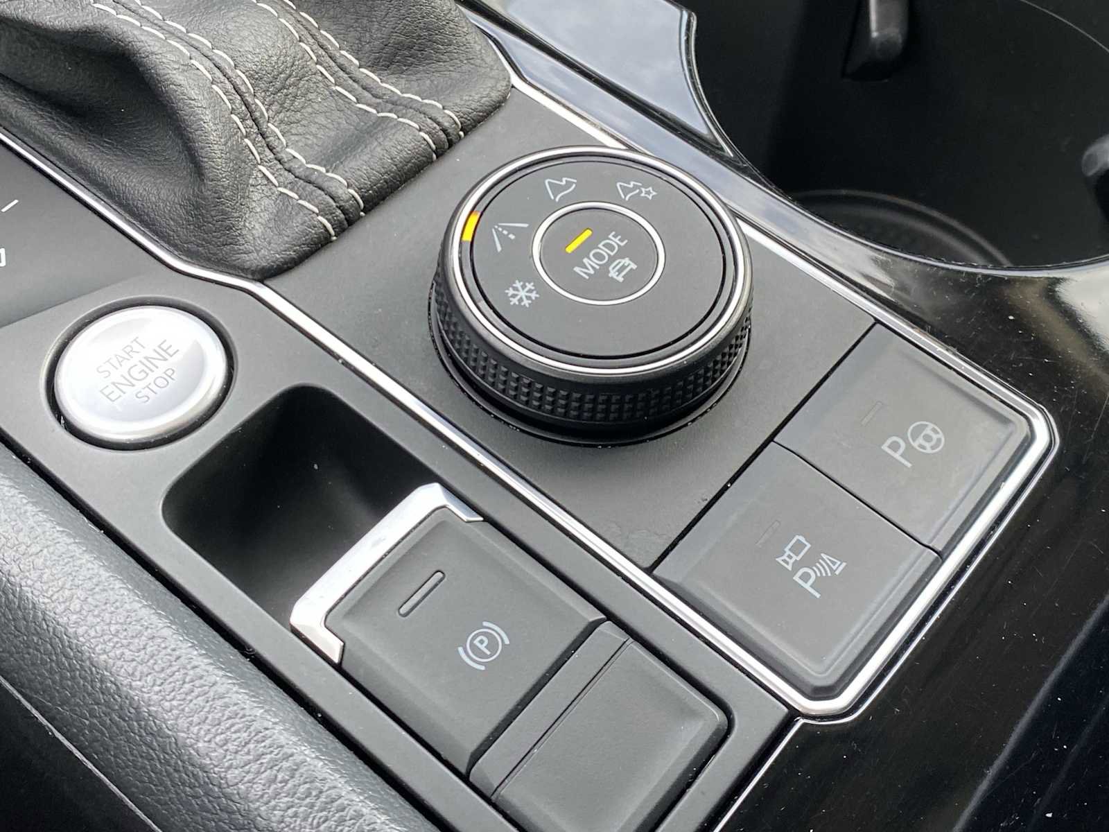 Used 2023 Volkswagen Atlas SEL Premium image 34