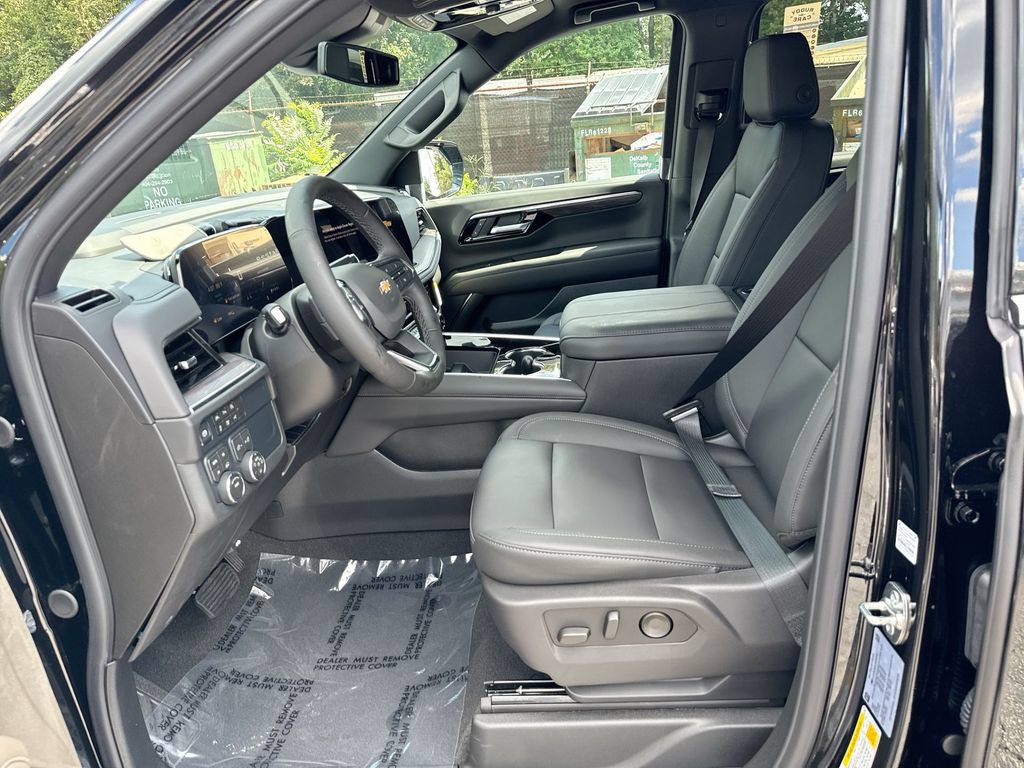 New 2026 Chevrolet Suburban LT w/ Comfort Package AWD/4WD image 13