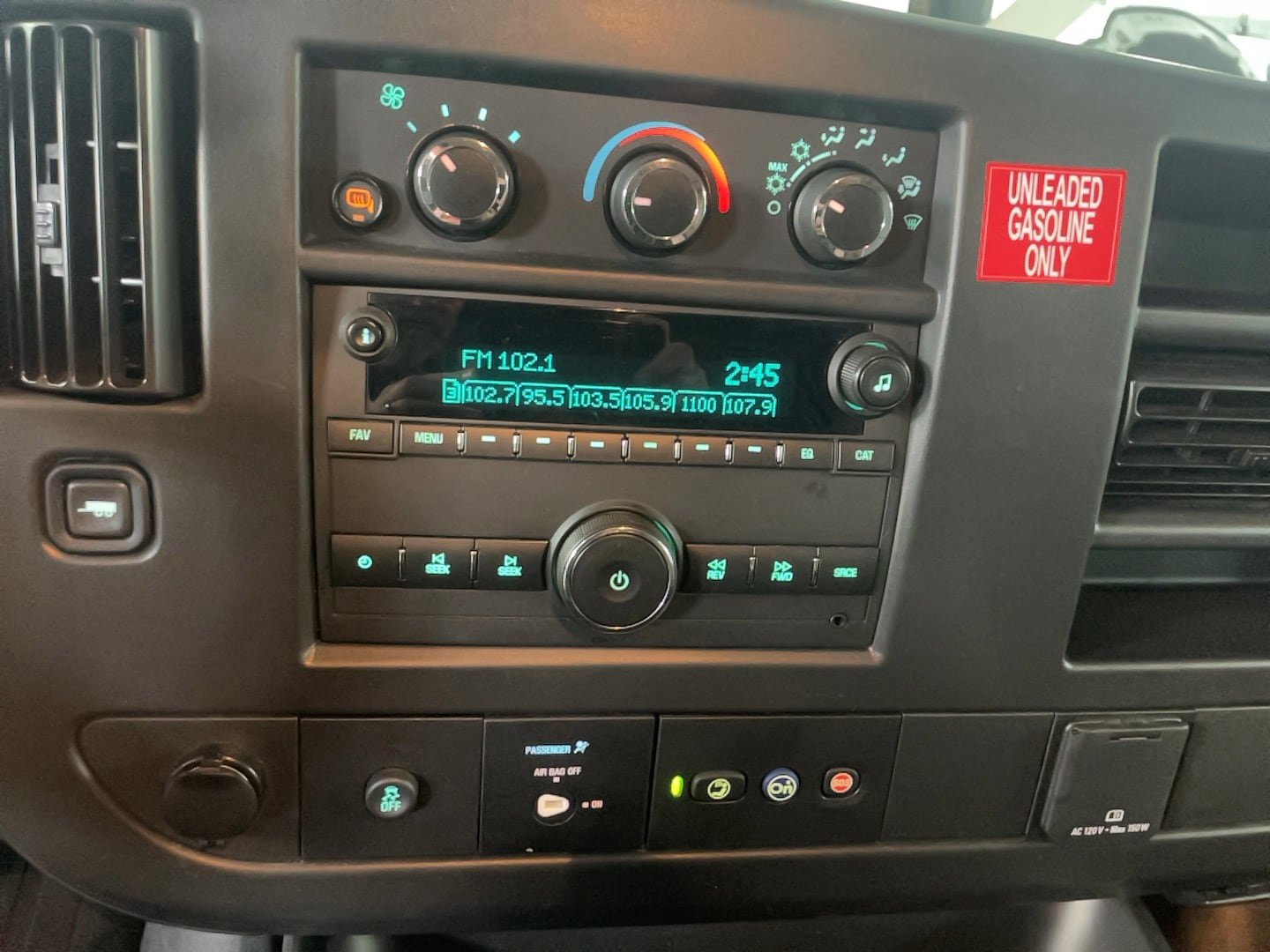 Used 2025 GMC Savana 3500 Extended RWD image 20