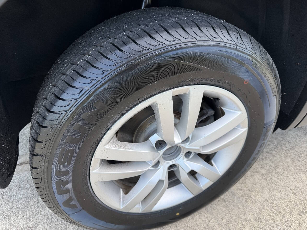 Used 2013 Volkswagen Tiguan S FWD image 6