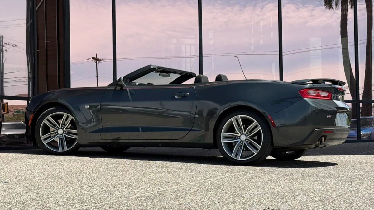 Used 2016 Chevrolet Camaro LT w/ RS Package RWD image 33