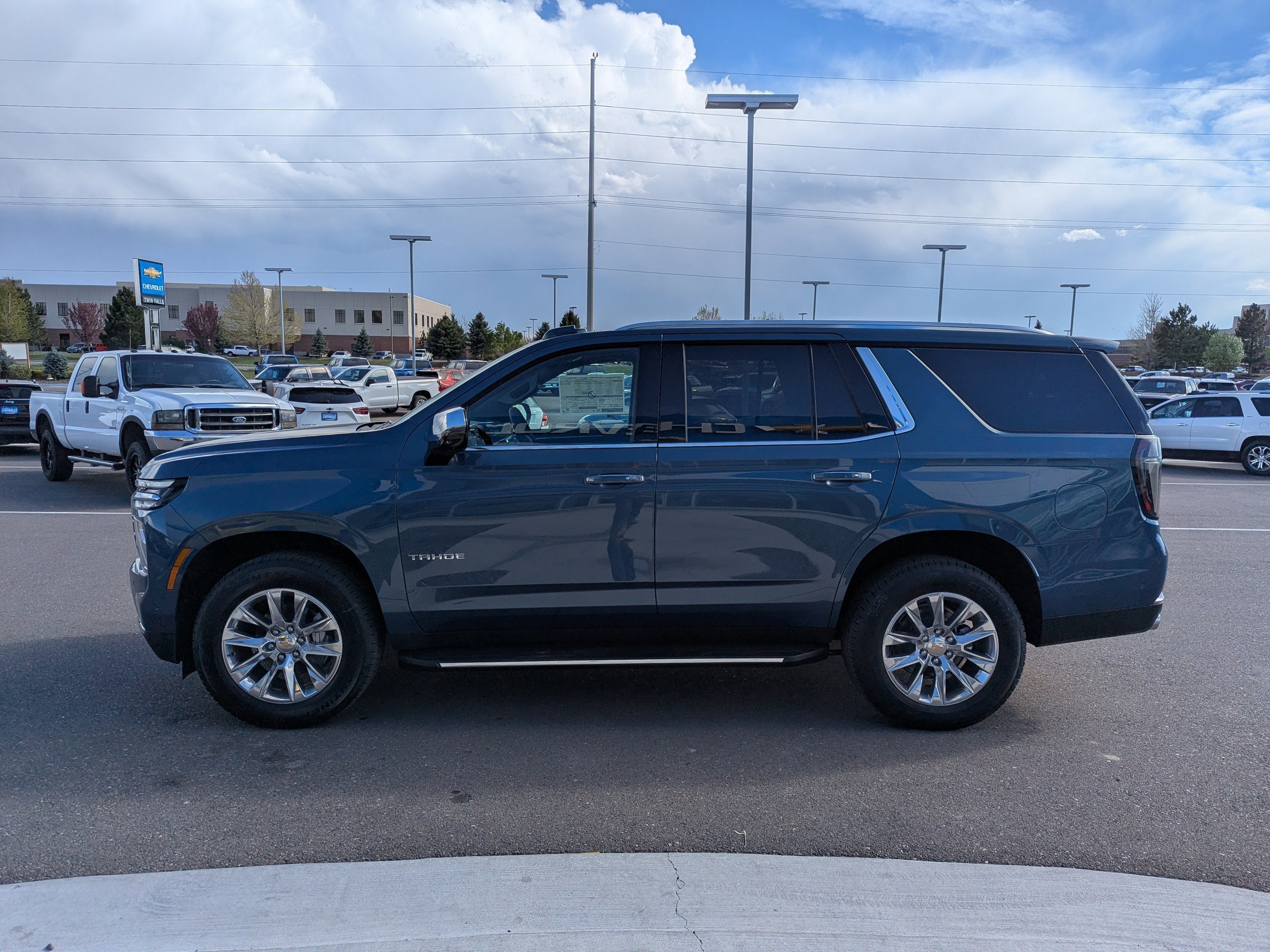 New 2026 Chevrolet Tahoe Premier w/ Sun And Tow Package AWD/4WD image 7