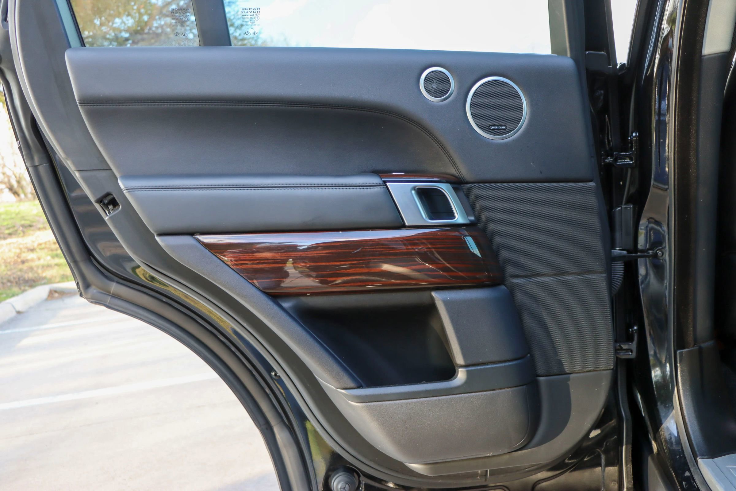 Used 2016 Land Rover Range Rover Supercharged image 12