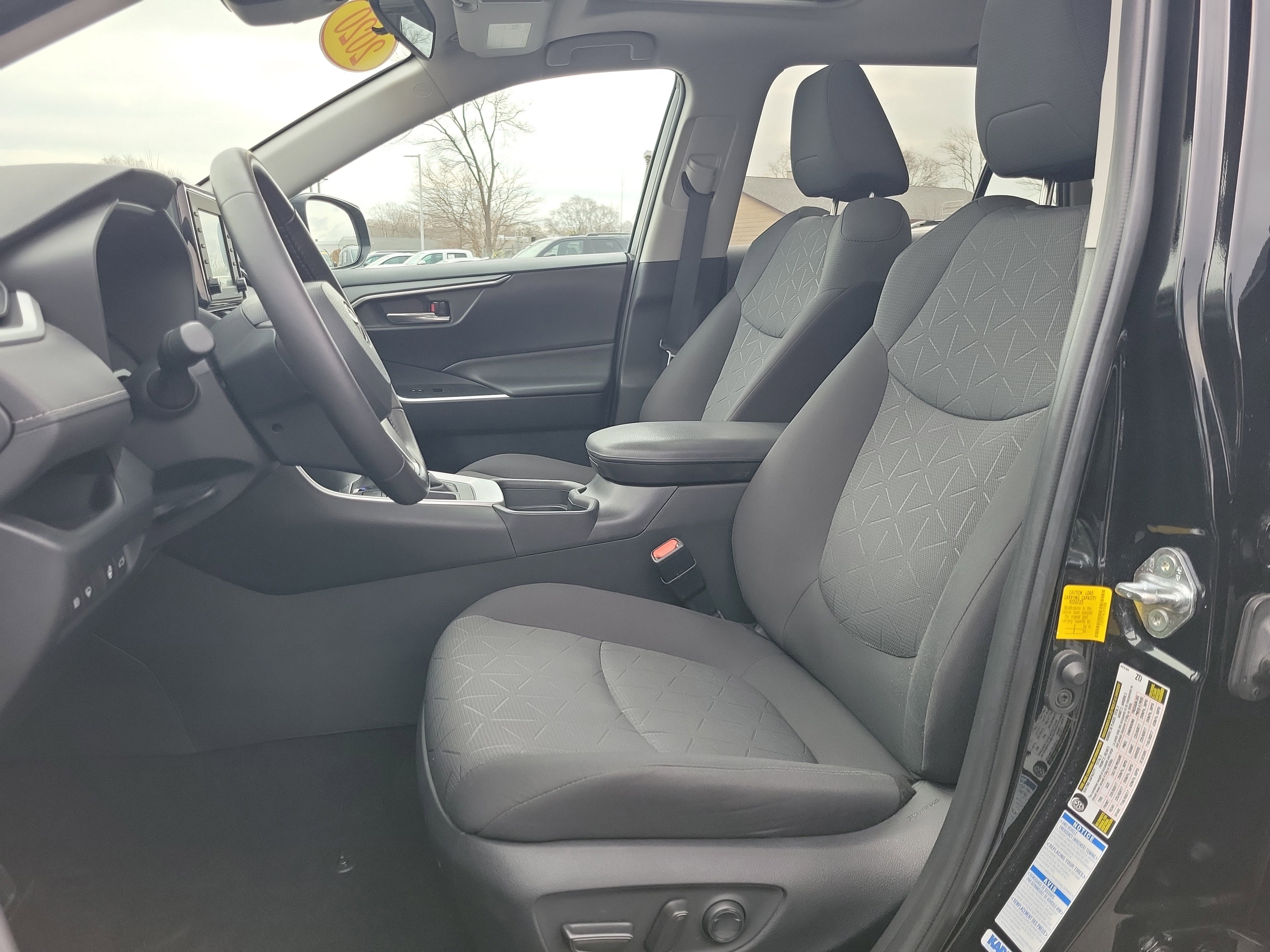 Used 2020 Toyota RAV4 XLE w/ Convenience Package image 23