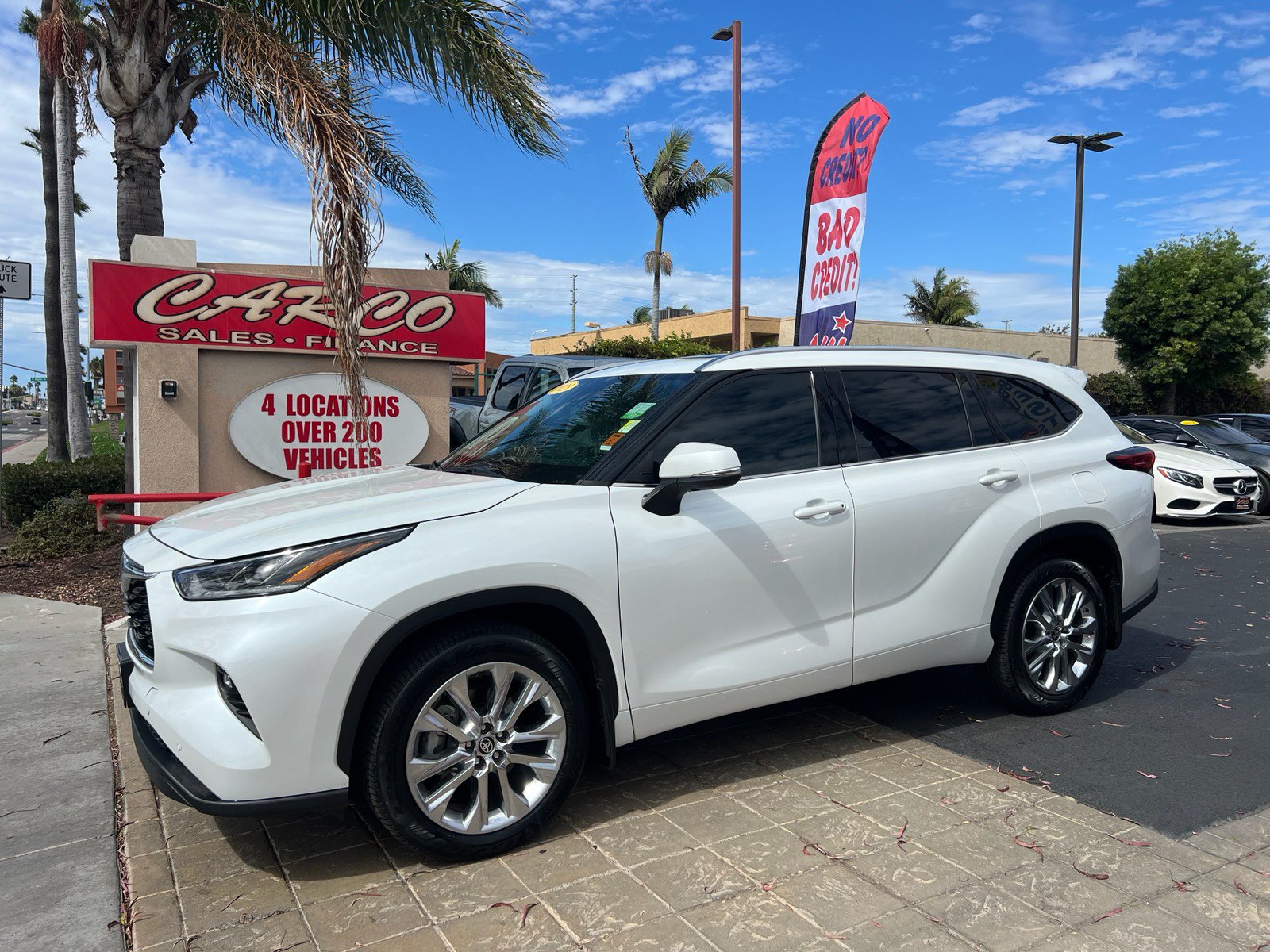 Used 2023 Toyota Highlander Limited FWD image 9