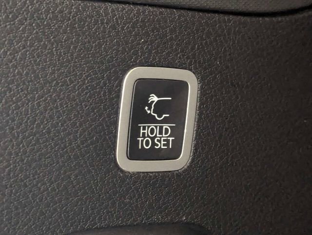 Used 2022 Jeep Grand Wagoneer Series II w/ Premium Group II image 30