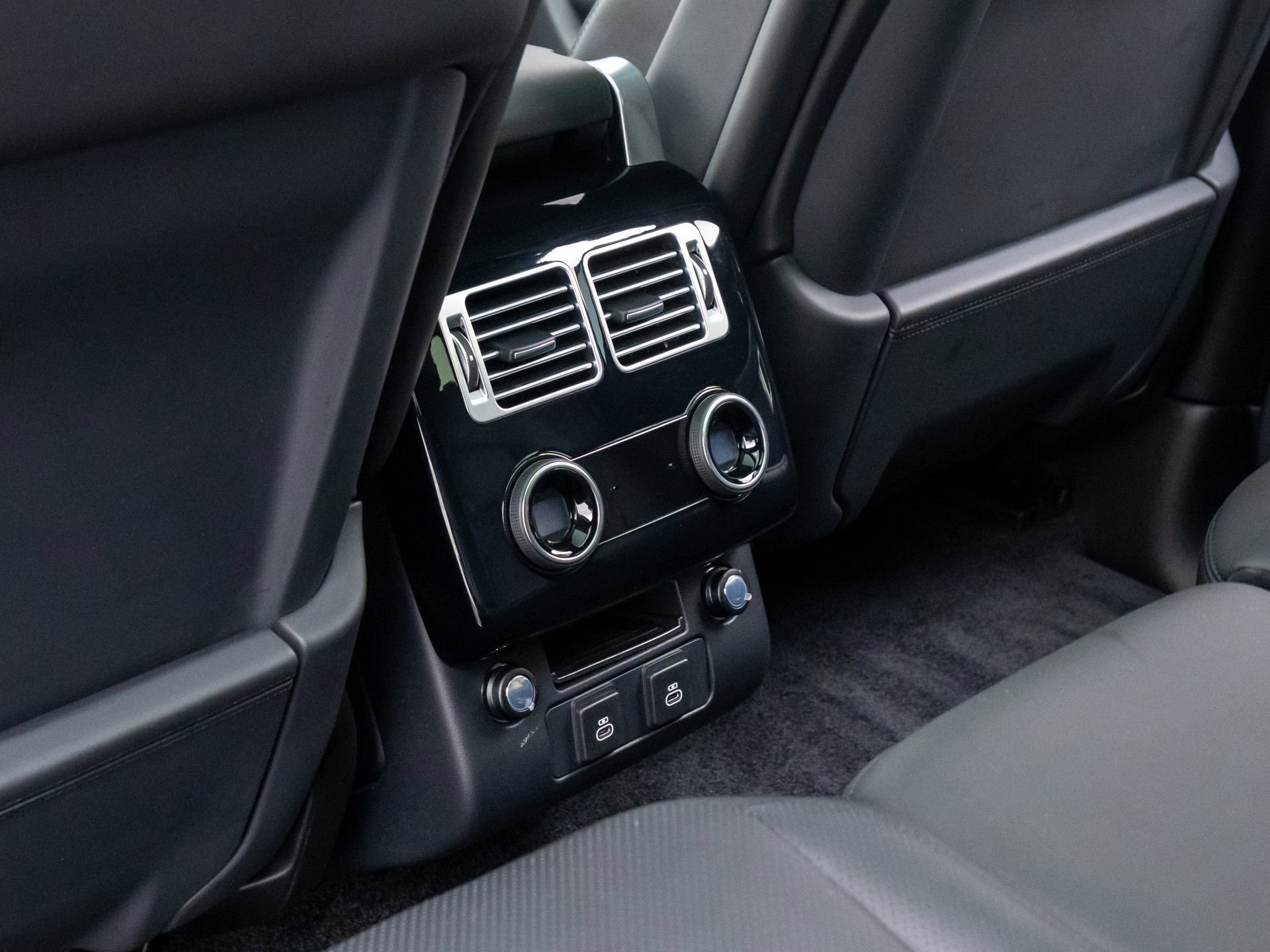 Used 2021 Land Rover Range Rover Westminster Edition image 17