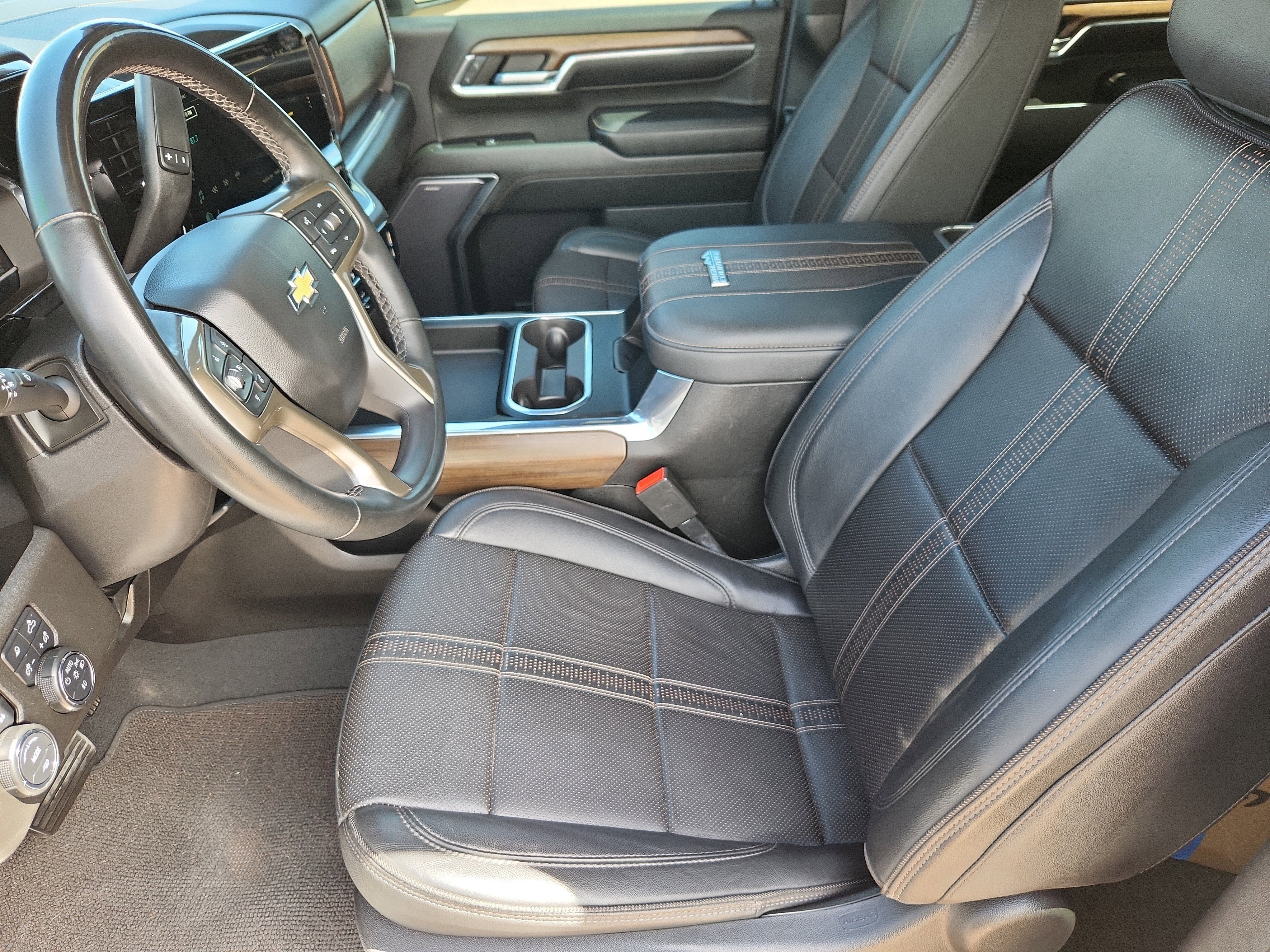 Used 2024 Chevrolet Silverado 3500 High Country w/ High Country Premium Package AWD/4WD image 14