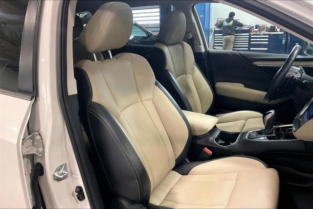 Used 2023 Subaru Outback Limited AWD/4WD image 7