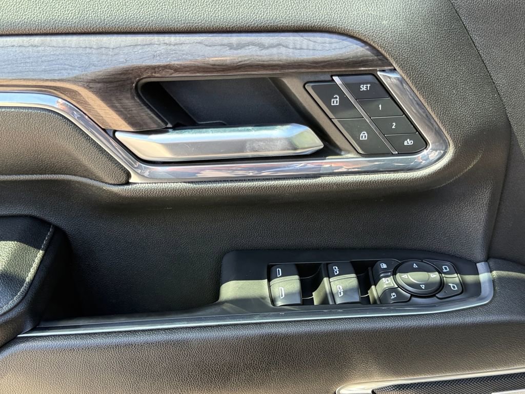 Used 2024 Chevrolet Silverado 3500 LTZ w/ LTZ Convenience Package AWD/4WD image 11