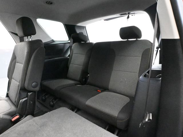 Used 2021 Chevrolet Traverse LT image 38