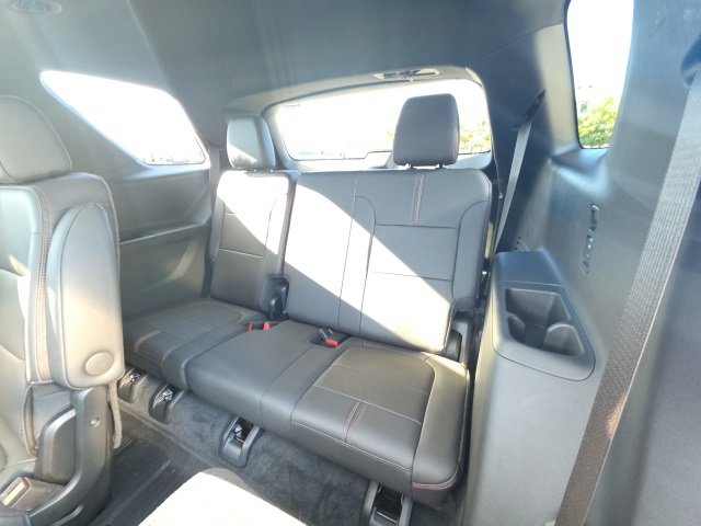 Used 2023 Chevrolet Traverse RS w/ LPO, Floor Liner Package image 34