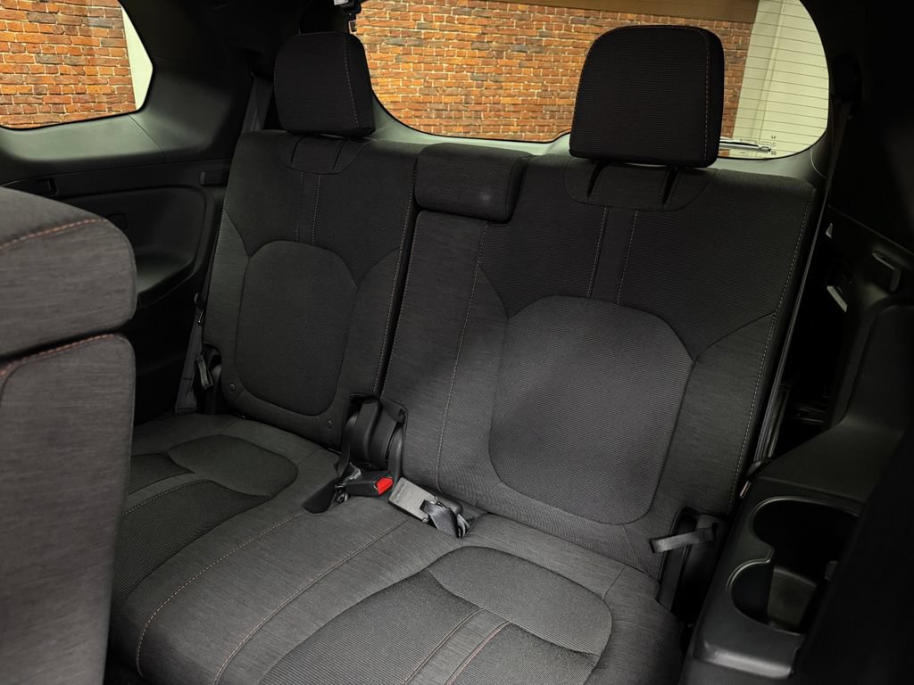 Used 2023 Honda Pilot Sport image 27